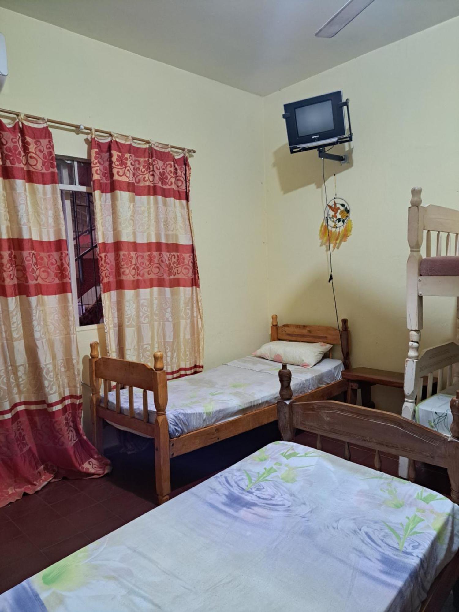 Hummingbird Hostel Сиудад дел Есте Екстериор снимка