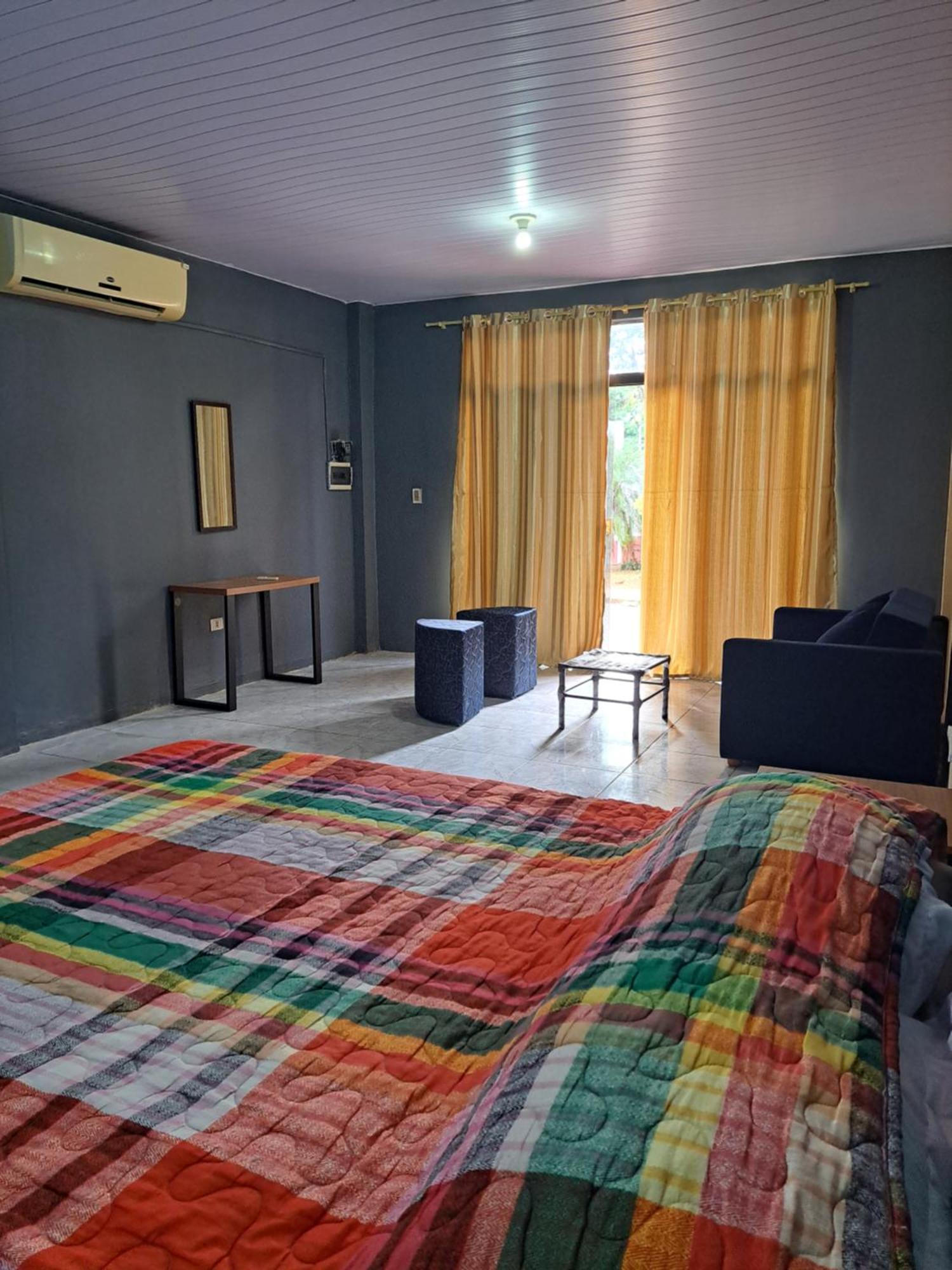 Hummingbird Hostel Сиудад дел Есте Екстериор снимка